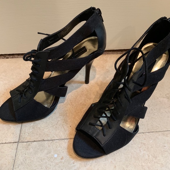 Unreleased Steve Madden Black Strappy Heels, 8 - Picture 2 of 2